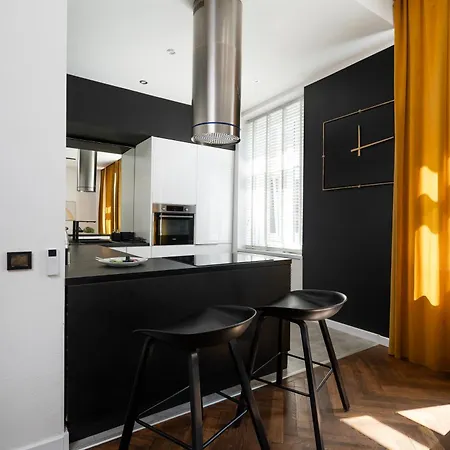 Prestige Piotrkowska With Parking, Aircon Apartamento